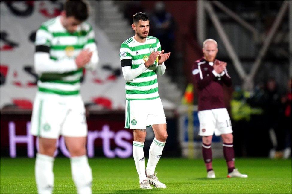 Nir Bitton led Celtic in their tribute to Devin