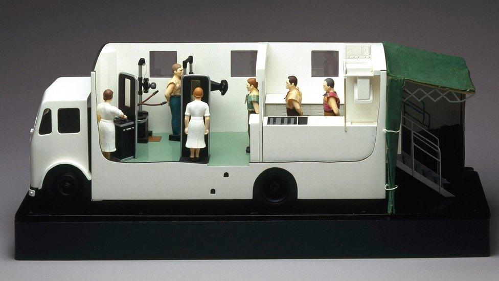 Model of mass miniature x-ray unit