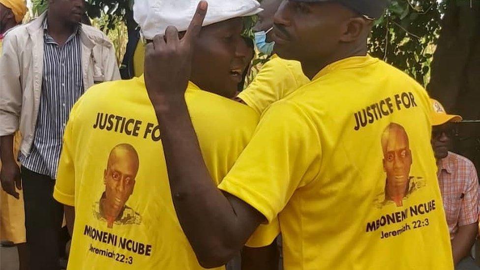 Mourners at funeral for Mboneni Ncube