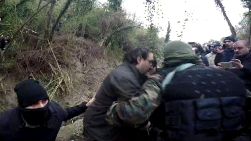 Police raid (pic: Italian police)