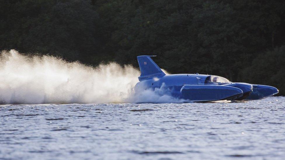 Bluebird running on Loch Fad in August 2018