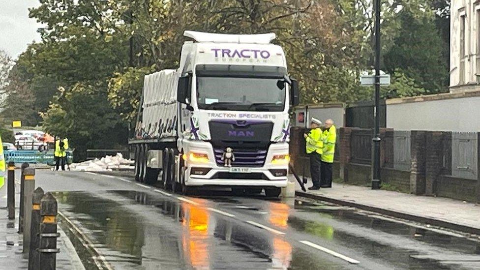 A35 Southampton Road in Lyndhurst