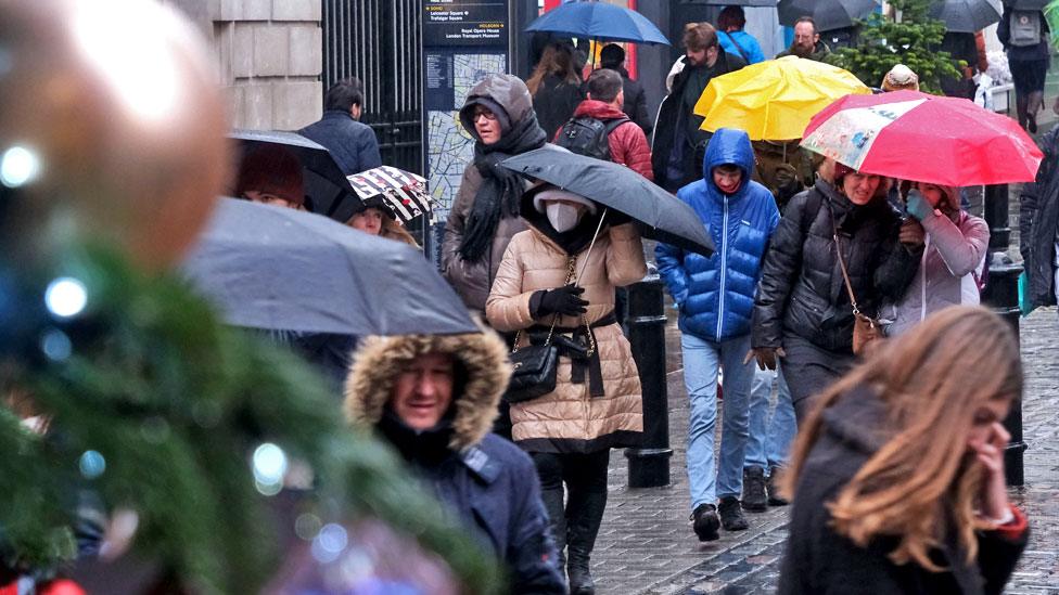 Rain starts to fall in London after the snow and ice on 18 December 2022