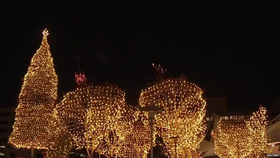 Golden Christmas tree display in Kansas