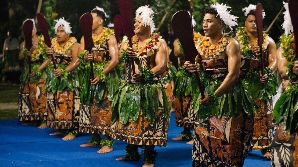 Tongan artists perform for the royal couple