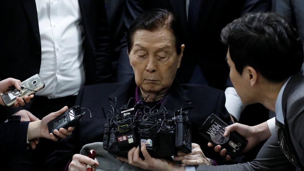 Lotte Group Founder Shin Kyuk-ho arrives for a trial at a court in Seoul, South Korea, March 20, 2017