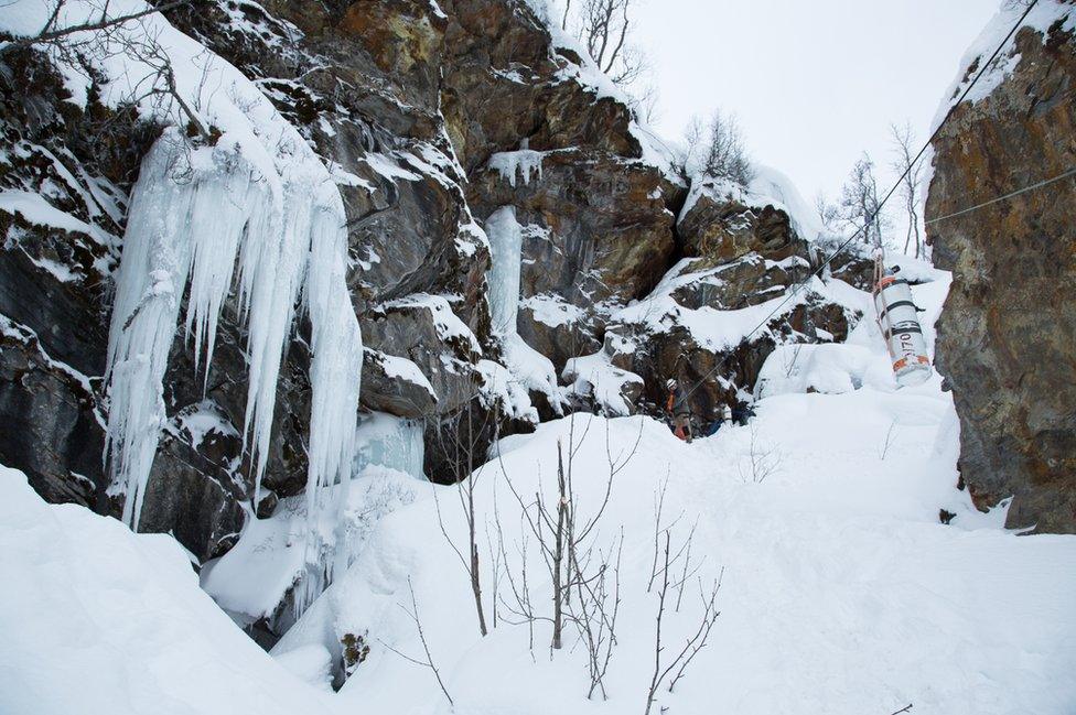 The exterior of the Steinugleflaget cave