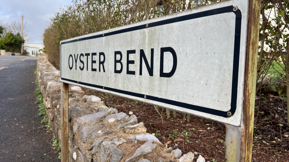 Oyster Bend road sign