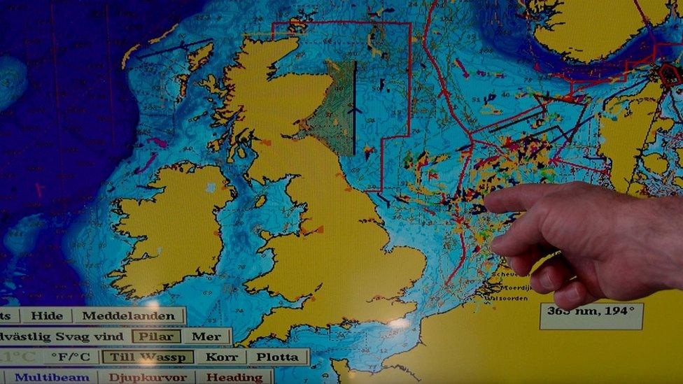 Maritime boundaries on screen aboard the Ceton