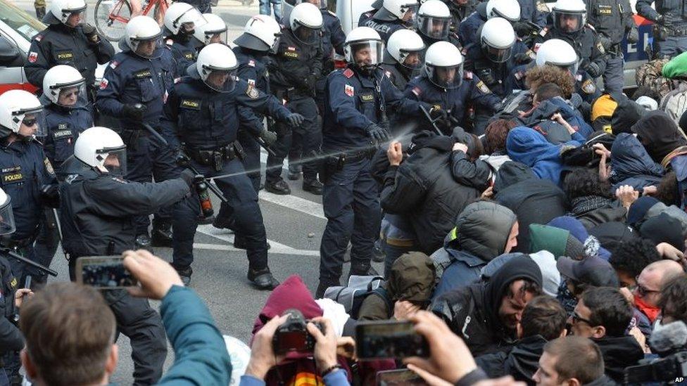 Police use pepper spray against protesters demonstrating against the closure of borders on the Italian-Austrian border (03/04/2016)