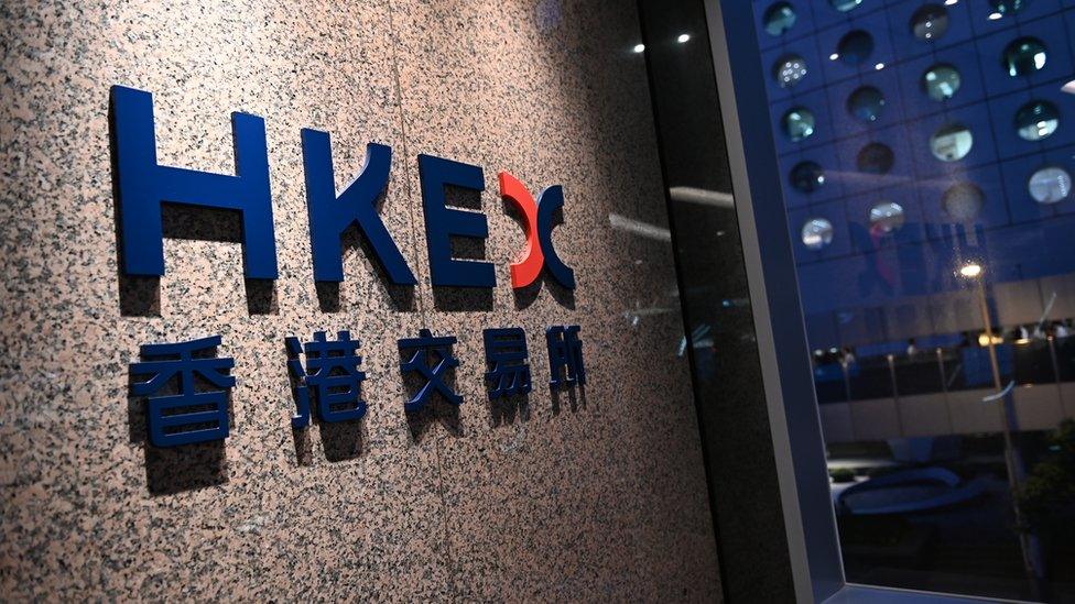 HKEX sign