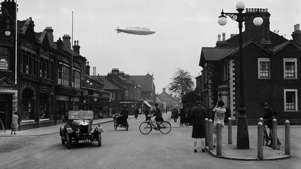 The R101 in flight