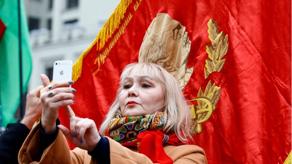 Belarus communist in Minsk, 7 Nov 17