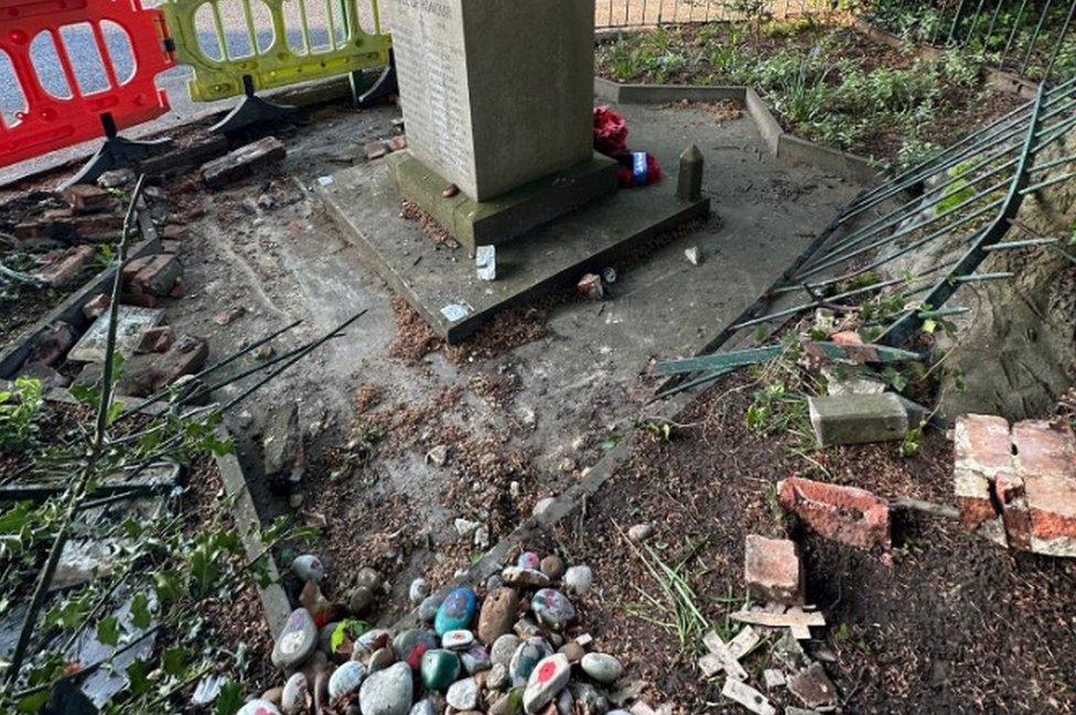 the War Memorial in St Paul's Churchyard