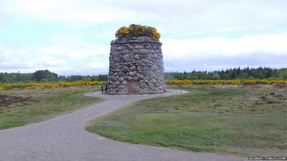 Carragh-chuimhe air làrach Blàr Chùil Lodair