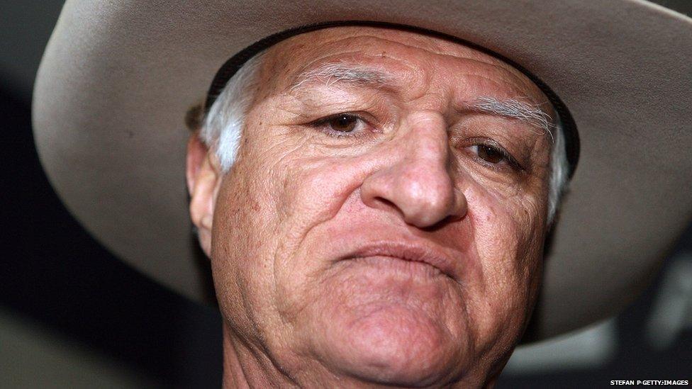 Bob Katter may boycott Akubra hats over rabbit fur row BBC News