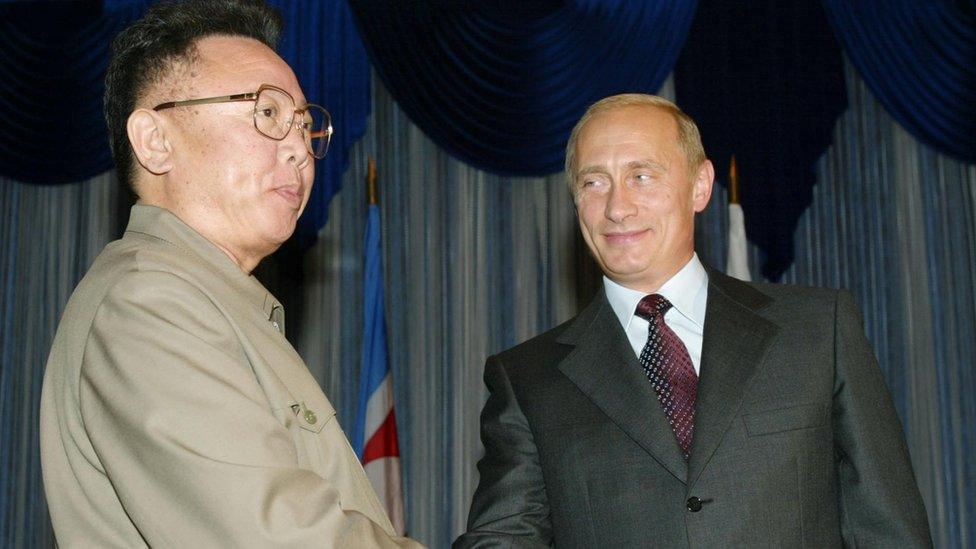 Vladimir Putin meets Kim Jong-il in 2002