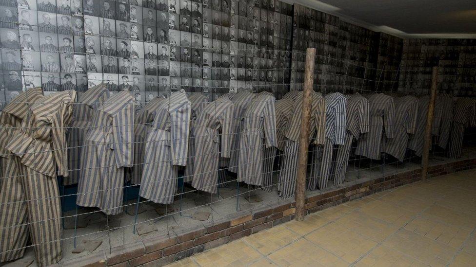 Display of prisoner uniforms