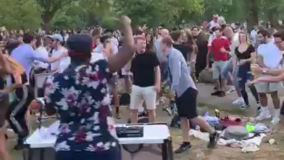 DJ and crowds at London Fields