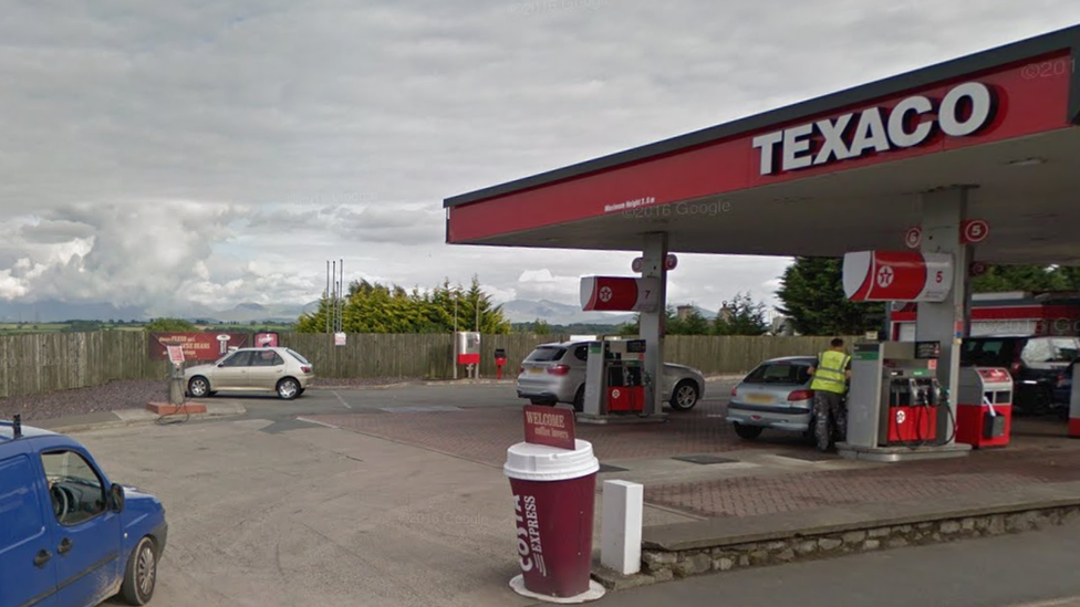 Texaco filling station on Glanhwfa Road