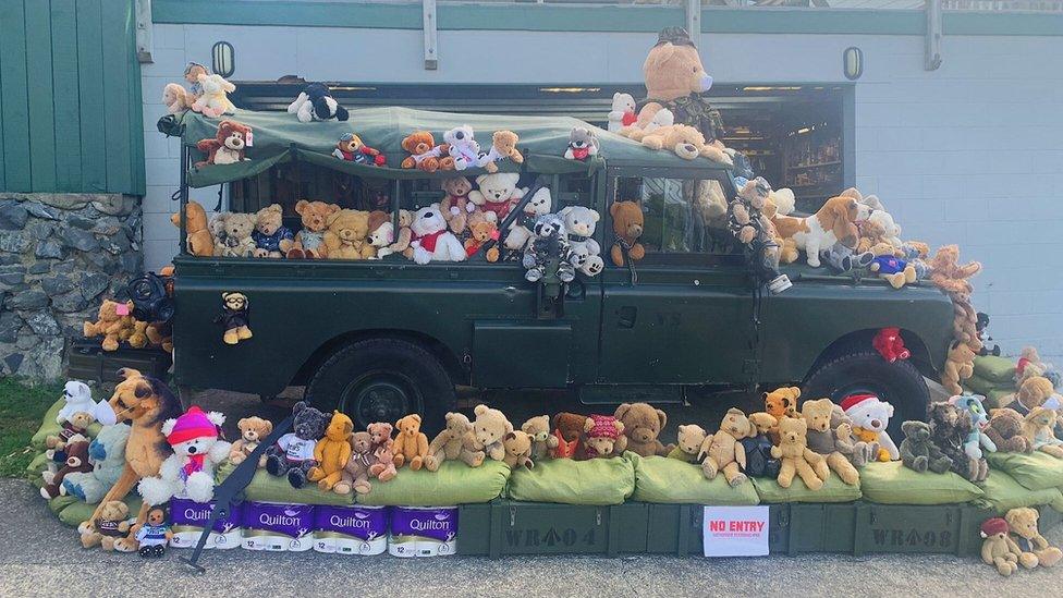 Teddy bears on a truck