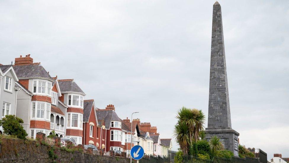 monument.
