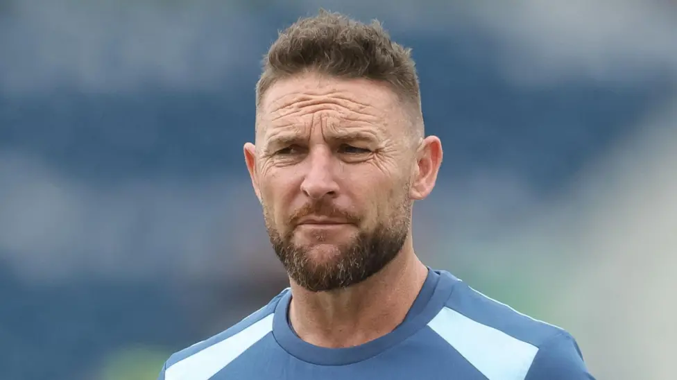 McCullum destituido como entrenador principal de la selección inglesa de críquet.