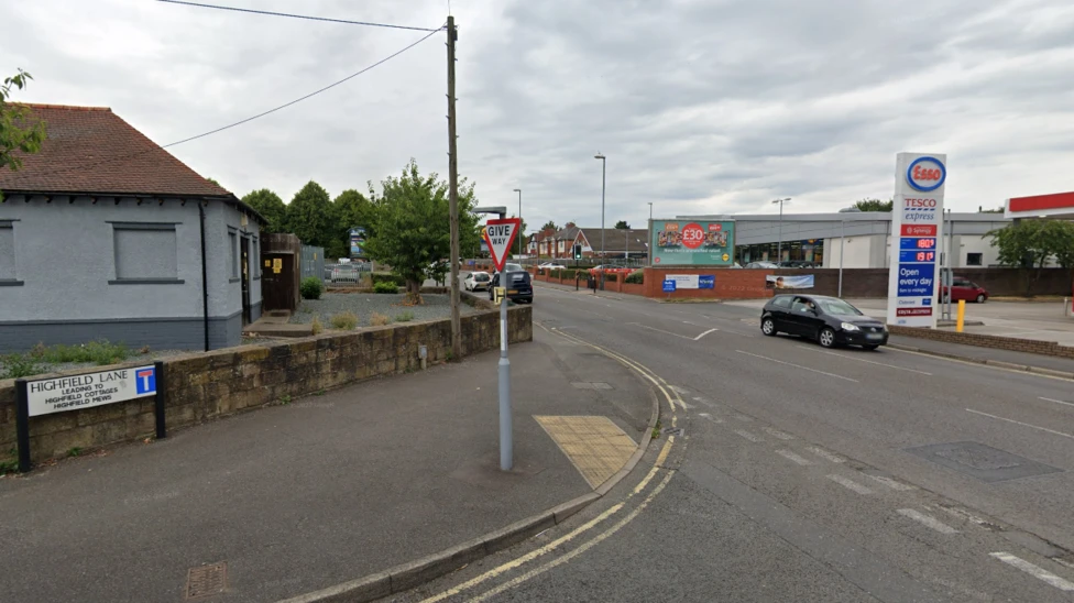 A google streetview of Highfield Lane, Chadesden. An Esso garage can be seen in the background.