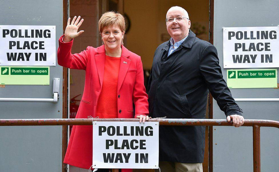 Nicola Sturgeon and Peter Murrell