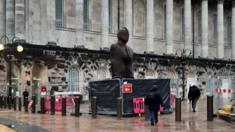 The statue back on Victoria Square