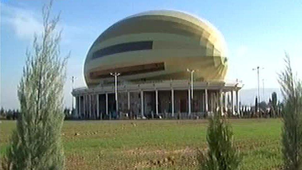 A view of the melon-shaped tea house