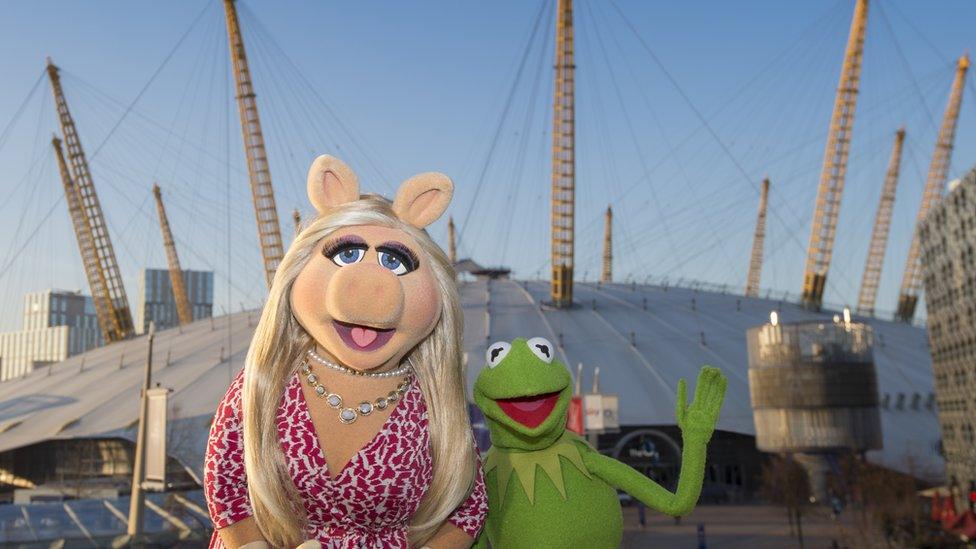 Miss Piggy and Kermit