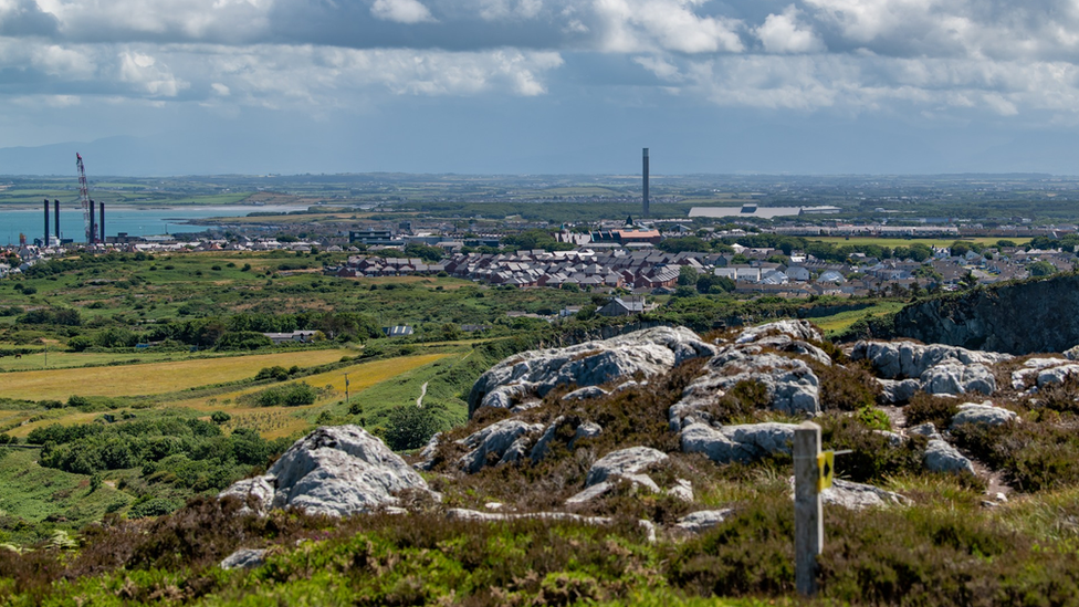 Caergybi o Fynydd Twr