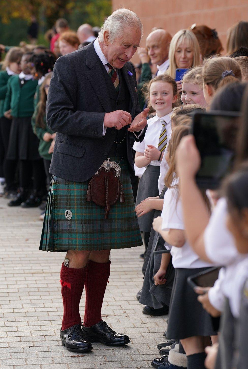 Schoolchildren meet the King