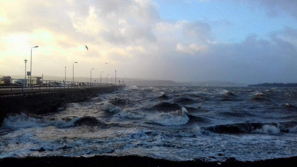 Waves at Helensburgh