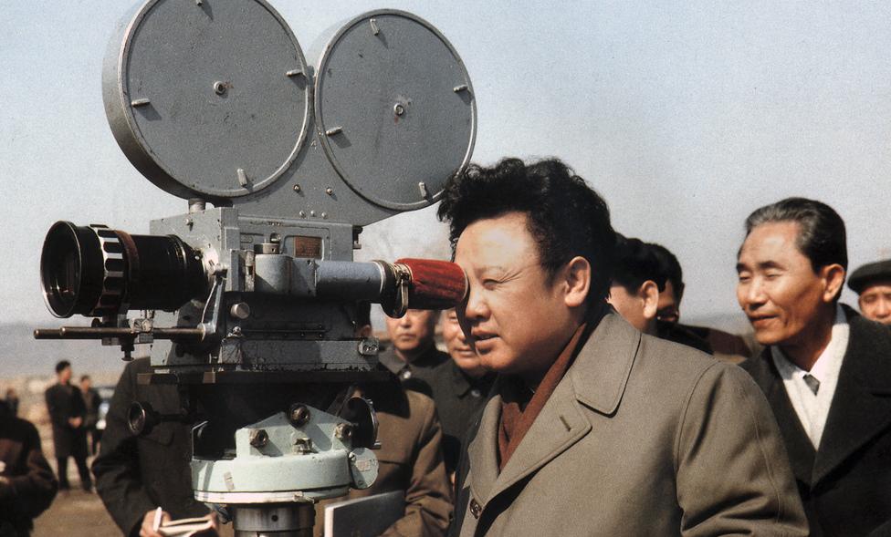 Kim Jong Il gives advice at the shooting of "An Jung Geun Avenges Hirobumi Ito", 1972