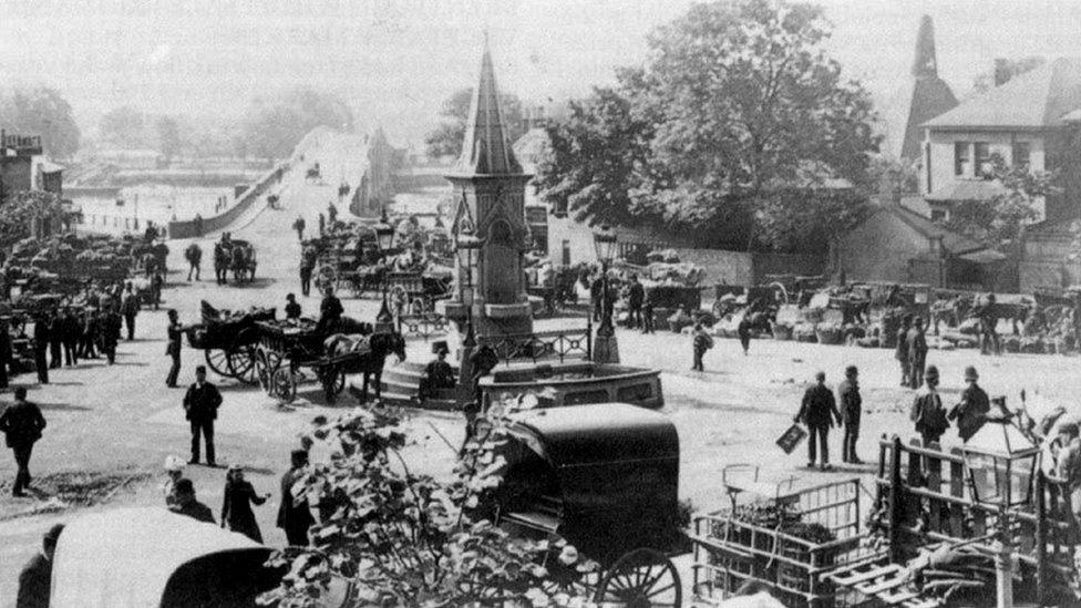 Brentford Fountain