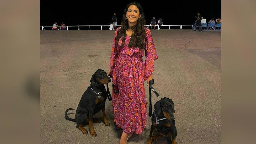 Justine Edmonds & dogs