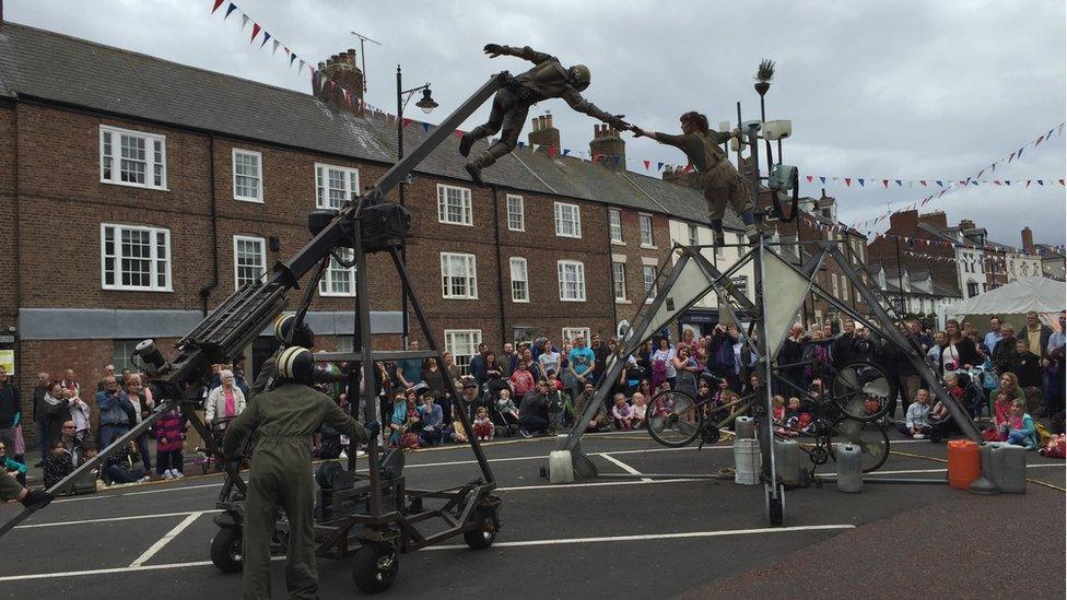 Street performance at Mouth of Tyne Festival in 2016