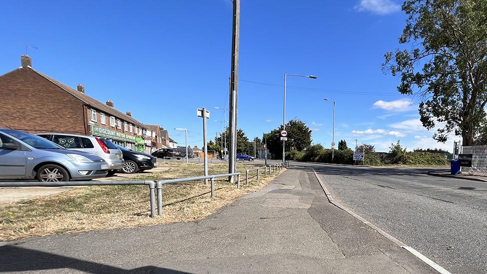 Road joining Buckles Lane in South Ockendon