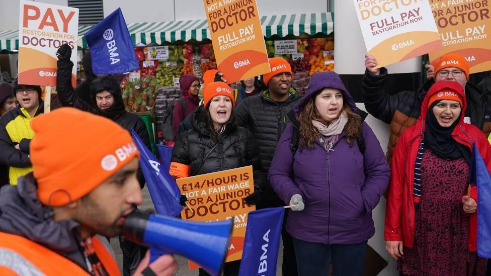 Junior doctors picket