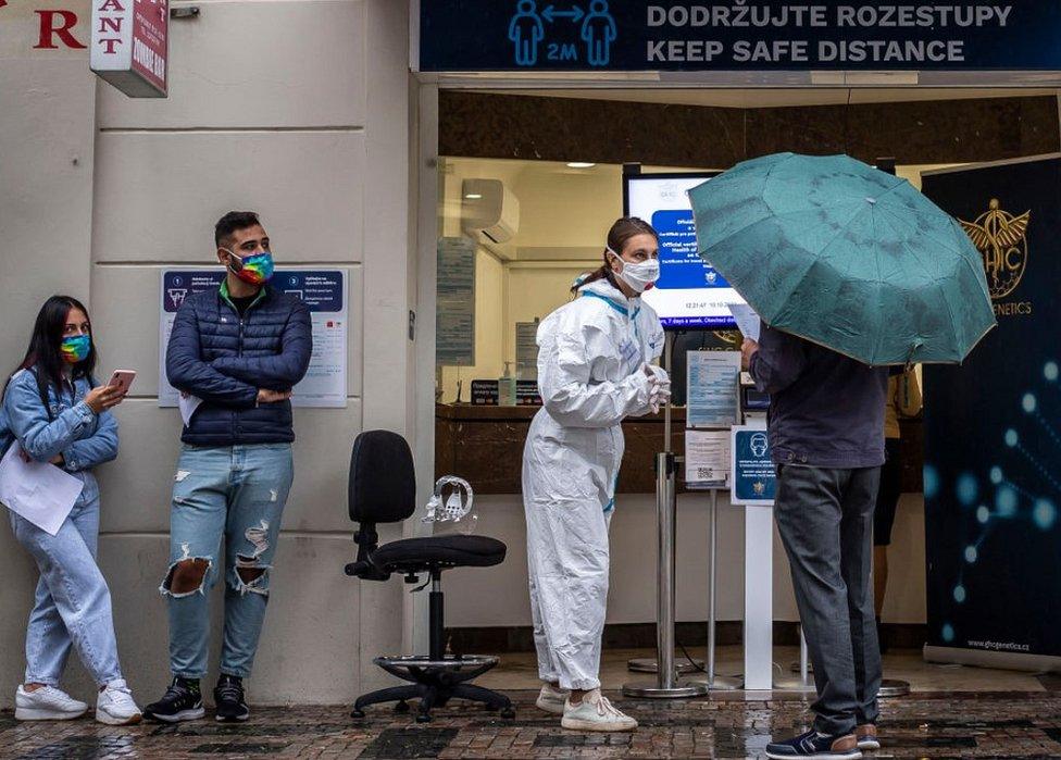 Coronavirus testing point in Prague, 10 Oct 20