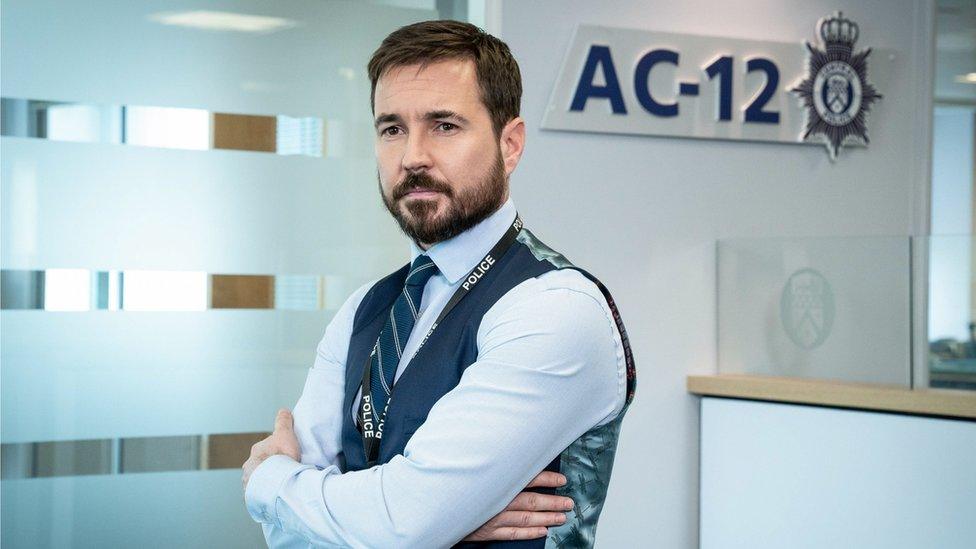 Martin Compston plays DI Steve Arnott