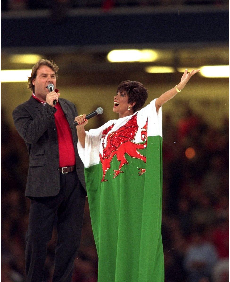 Bryn Terfel a Shirley Bassey