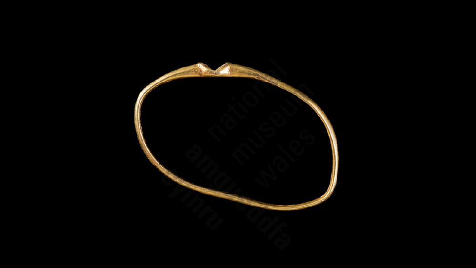 Gold band