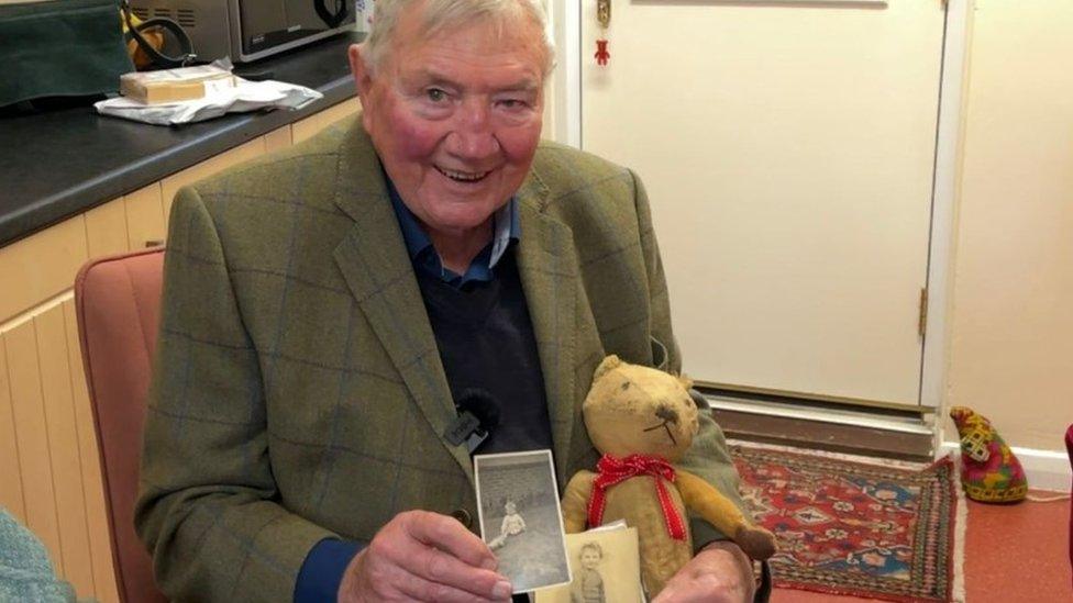 Mr Windsor and bear