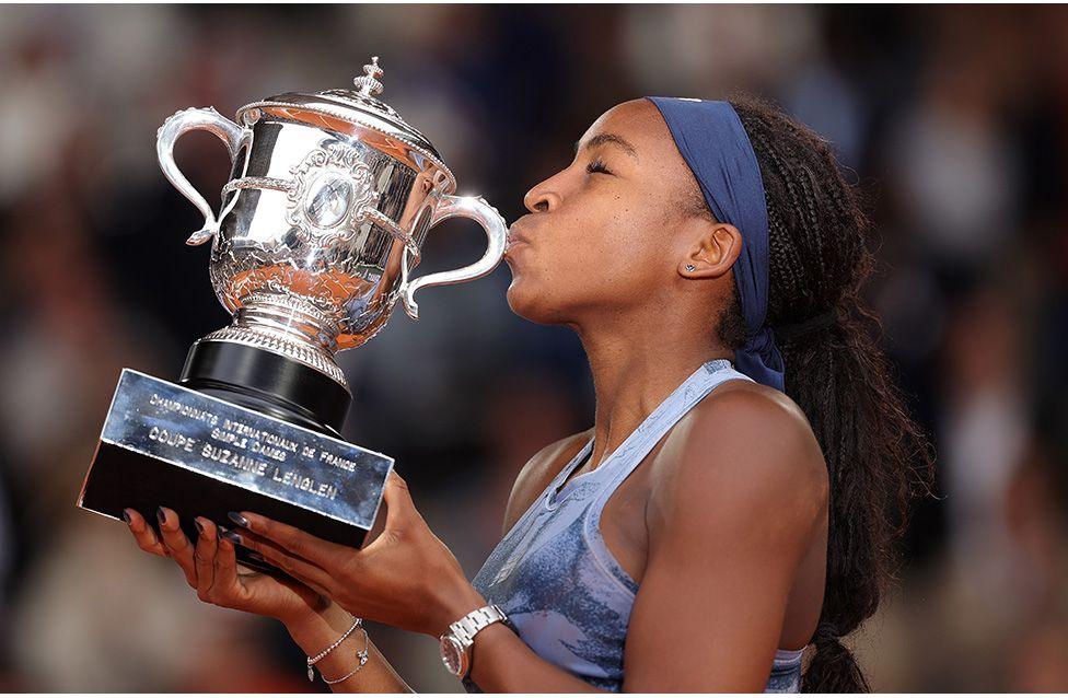 Coco Gauff with the Coupe Suzanne Lenglen trophy after her victory over Aryna Sabalenka at the 2025 French Open in Paris. Photo by Julian Finney