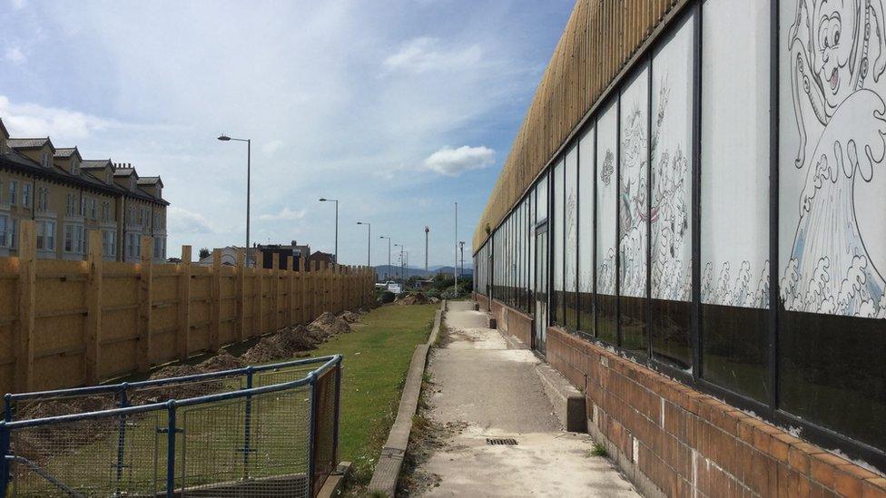 Rhyl sun centre hoardings up