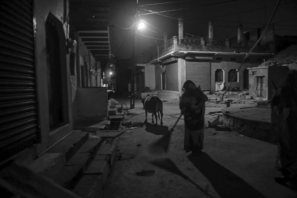 Amanganj Sanitation Workers in Panna at night