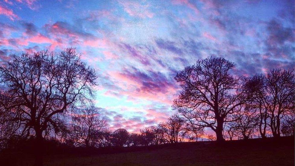 Llanelian gan Gethin Wyn Jones